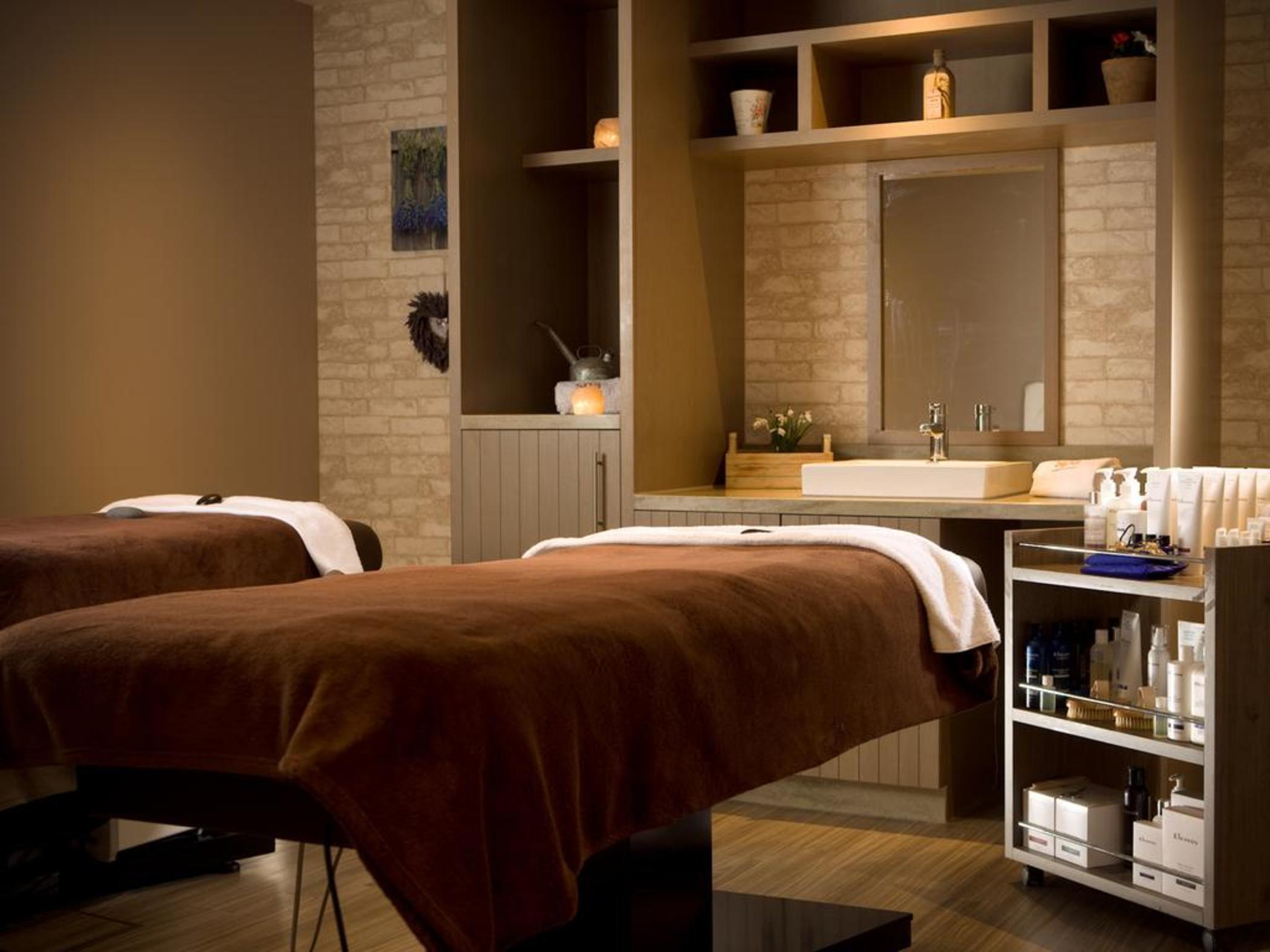 Macdonald Craxton Wood Hotel & Spa Ledsham  ภายนอก รูปภาพ