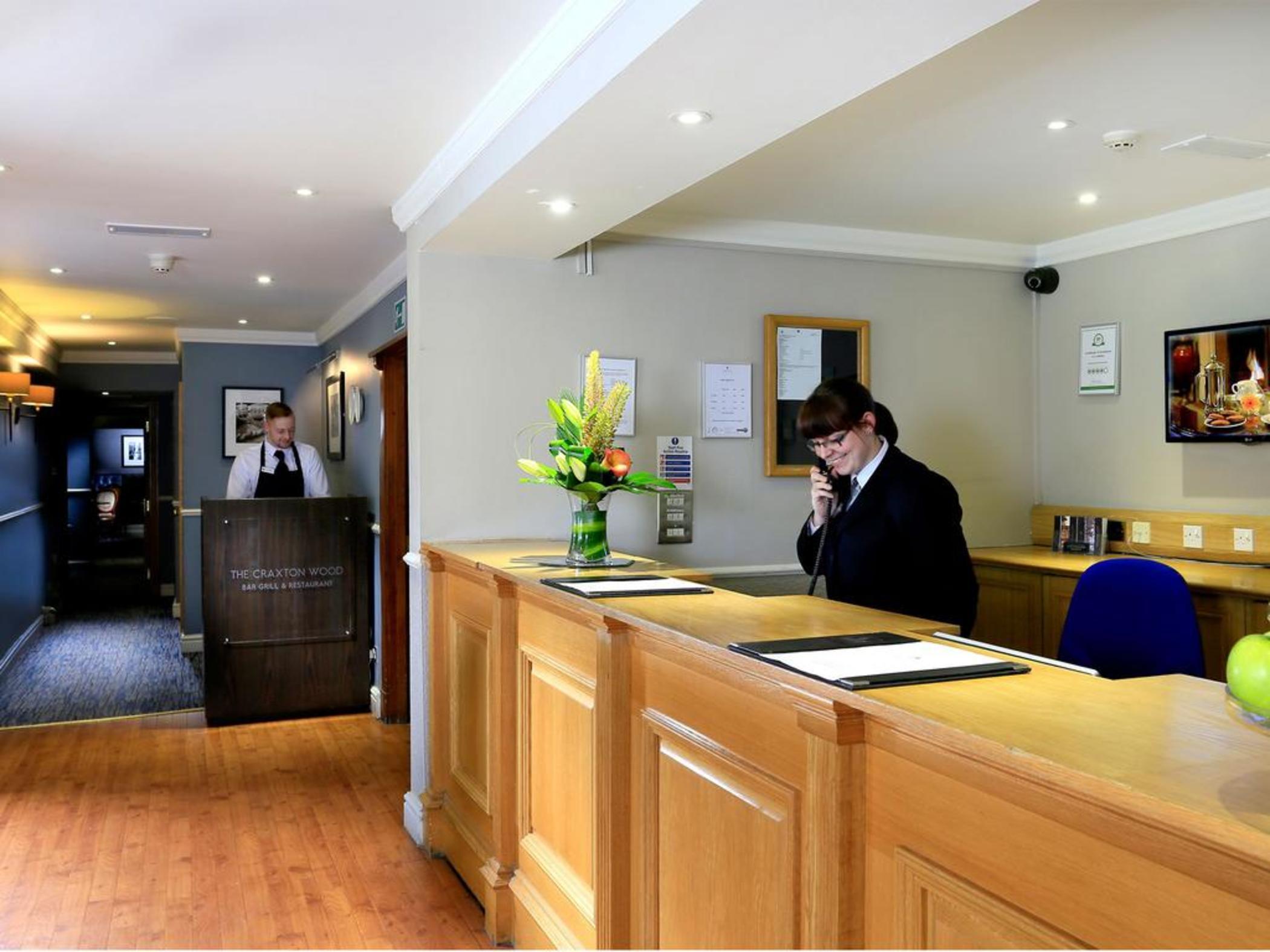 Macdonald Craxton Wood Hotel & Spa Ledsham  ภายนอก รูปภาพ