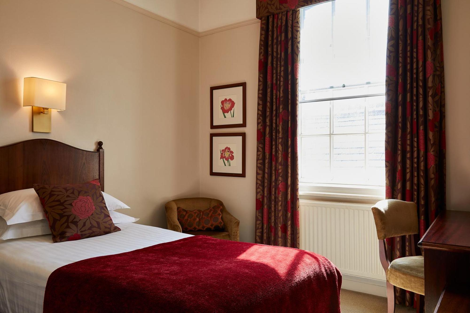 Macdonald Craxton Wood Hotel & Spa Ledsham  ภายนอก รูปภาพ