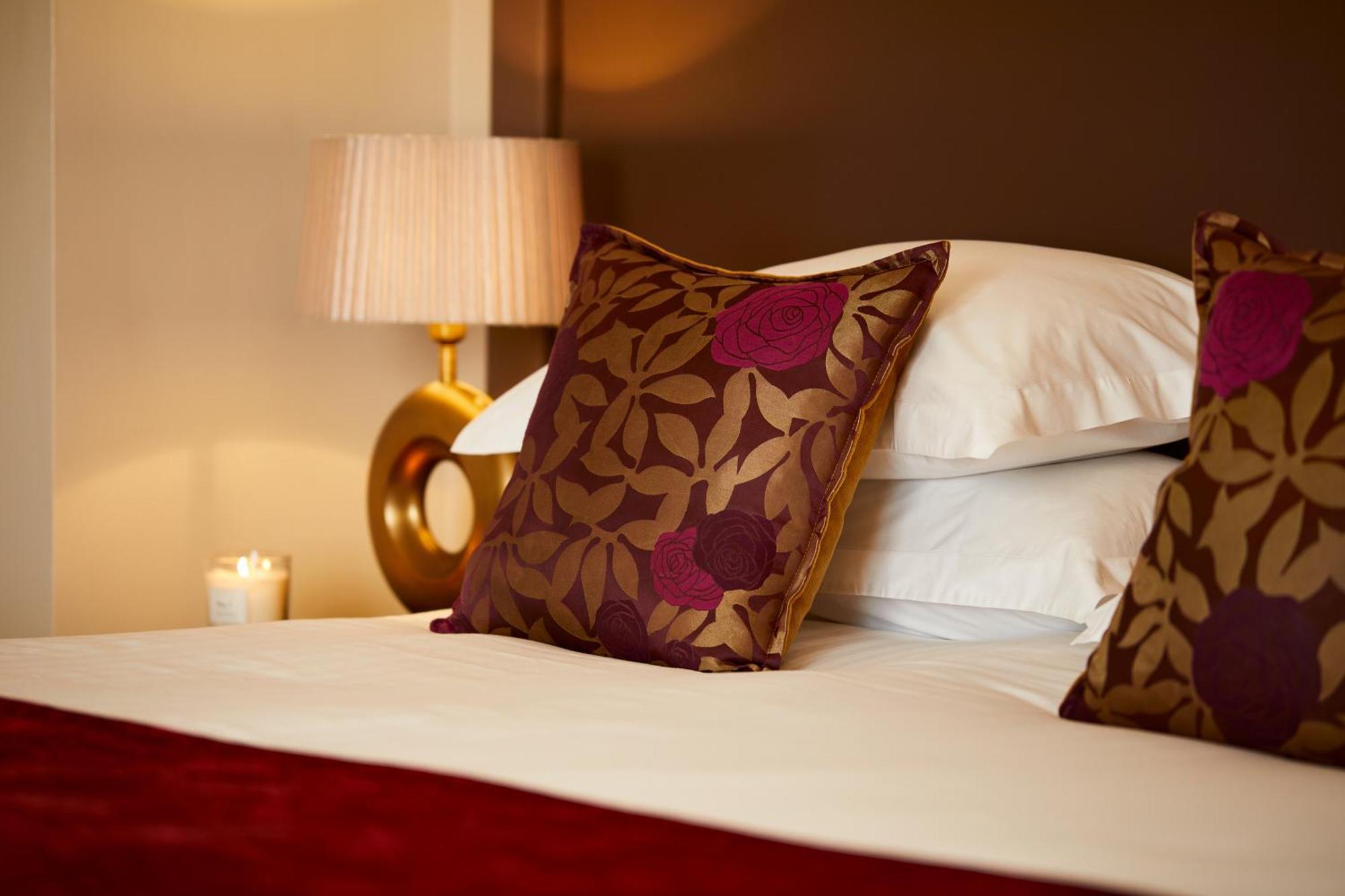 Macdonald Craxton Wood Hotel & Spa Ledsham  ภายนอก รูปภาพ