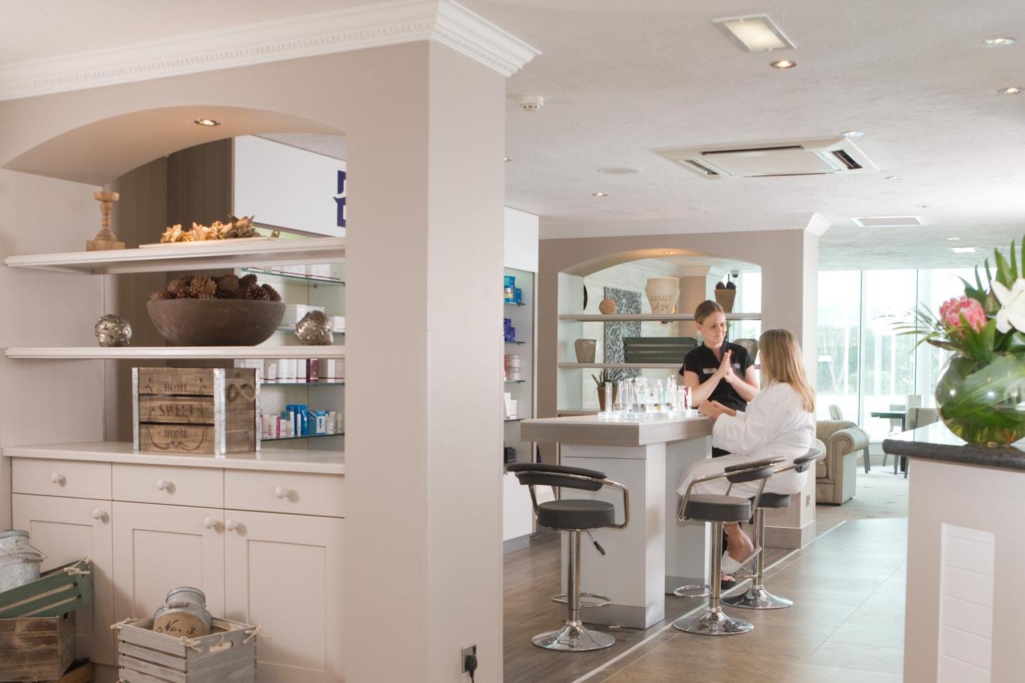Macdonald Craxton Wood Hotel & Spa Ledsham  ภายนอก รูปภาพ